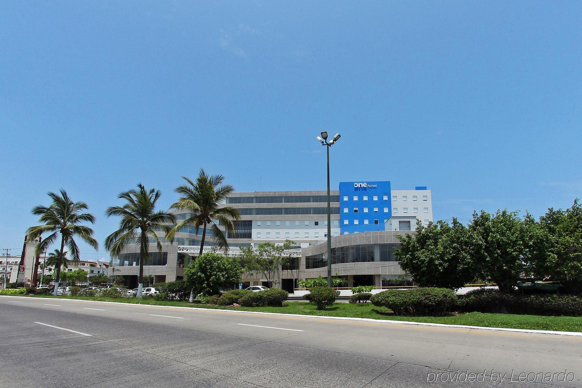 One Puerto Vallarta Aeropuerto Kültér fotó