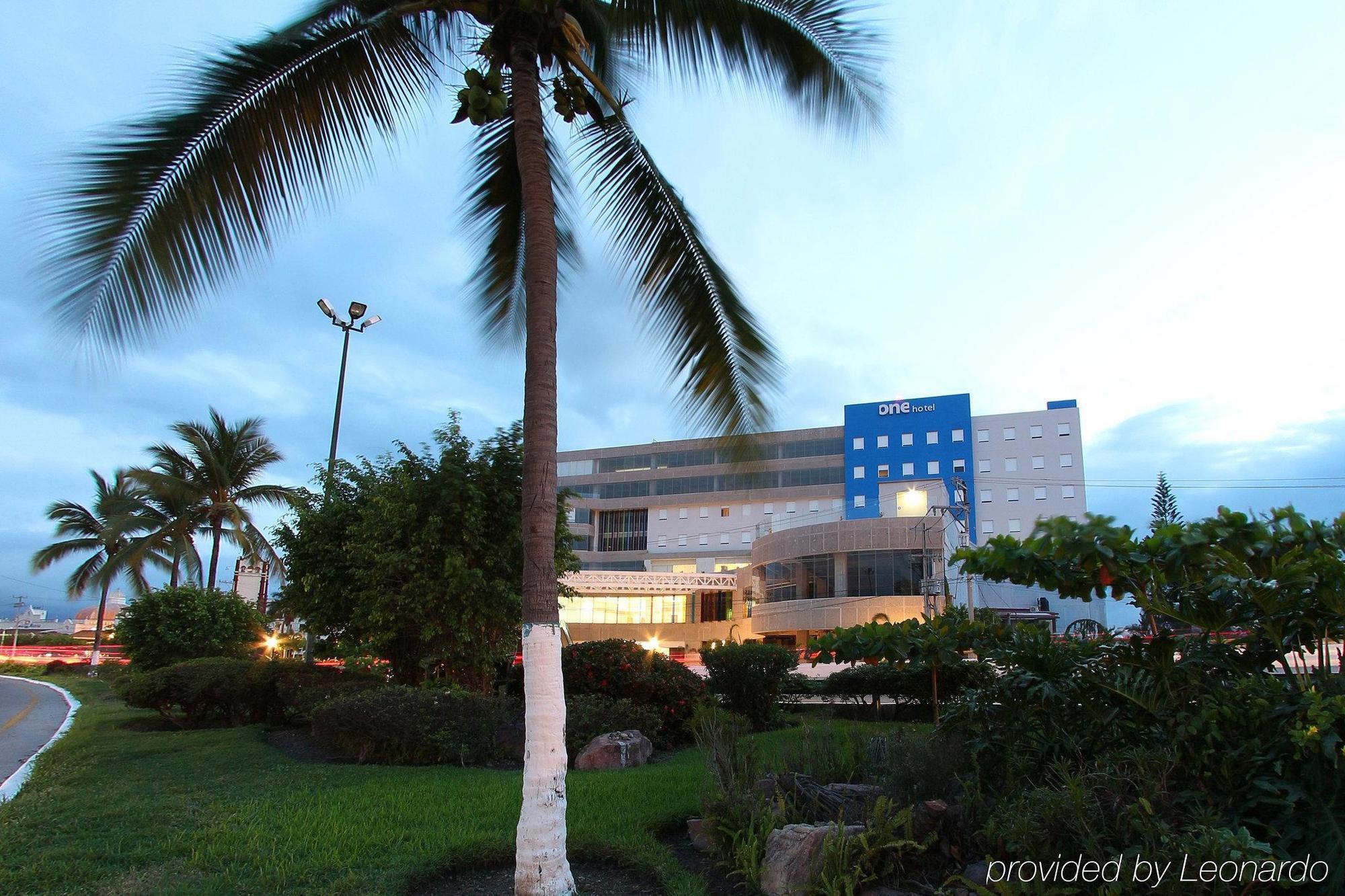 One Puerto Vallarta Aeropuerto Kültér fotó