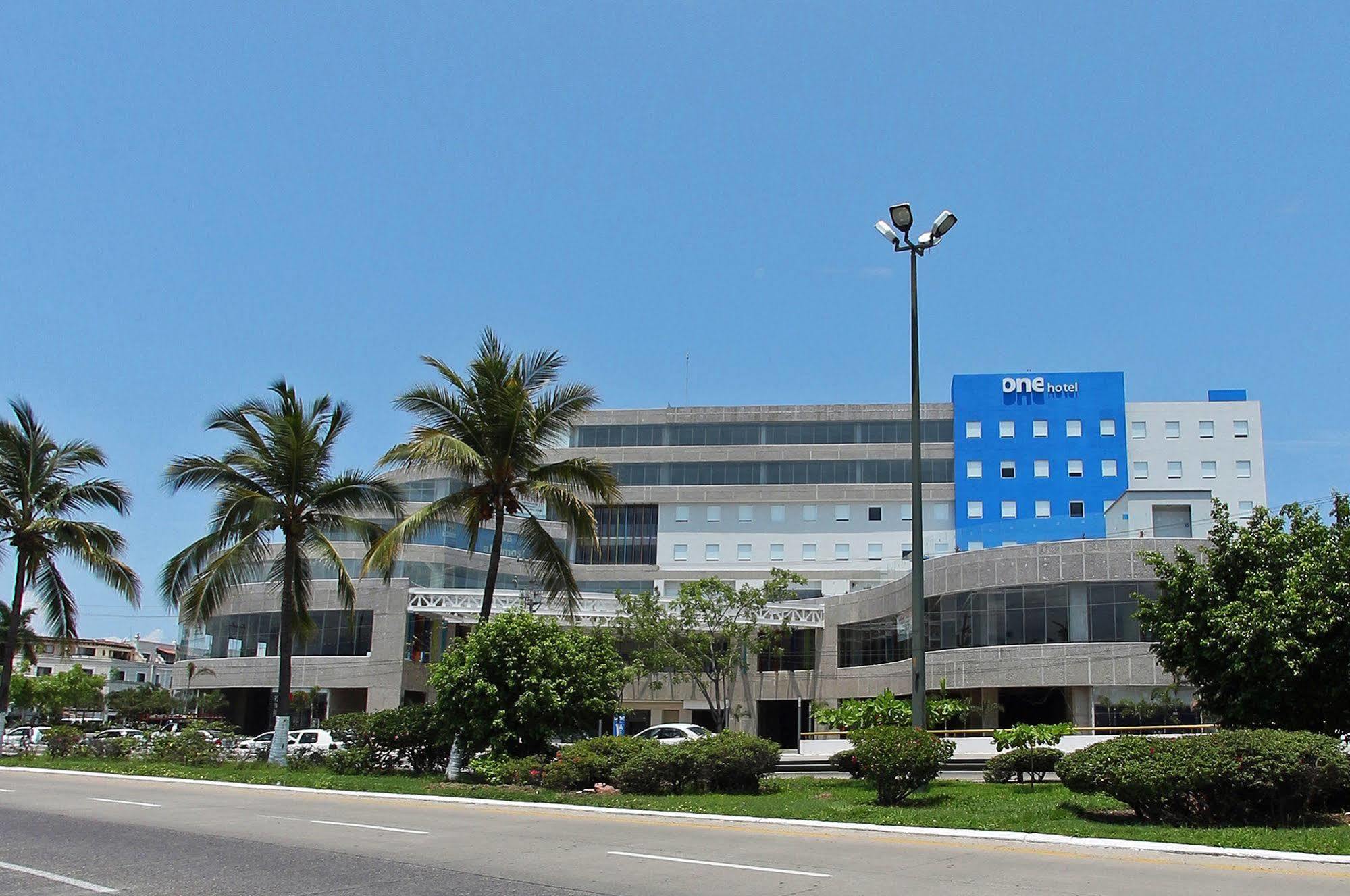 One Puerto Vallarta Aeropuerto Kültér fotó